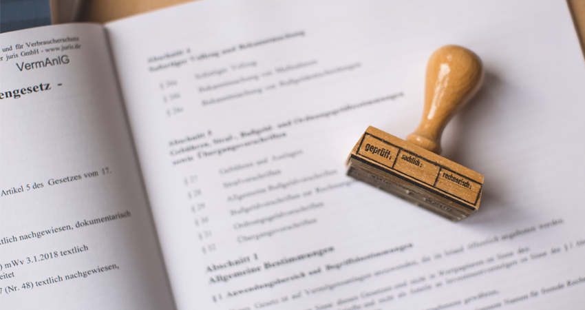 審査をクリアする必要がある